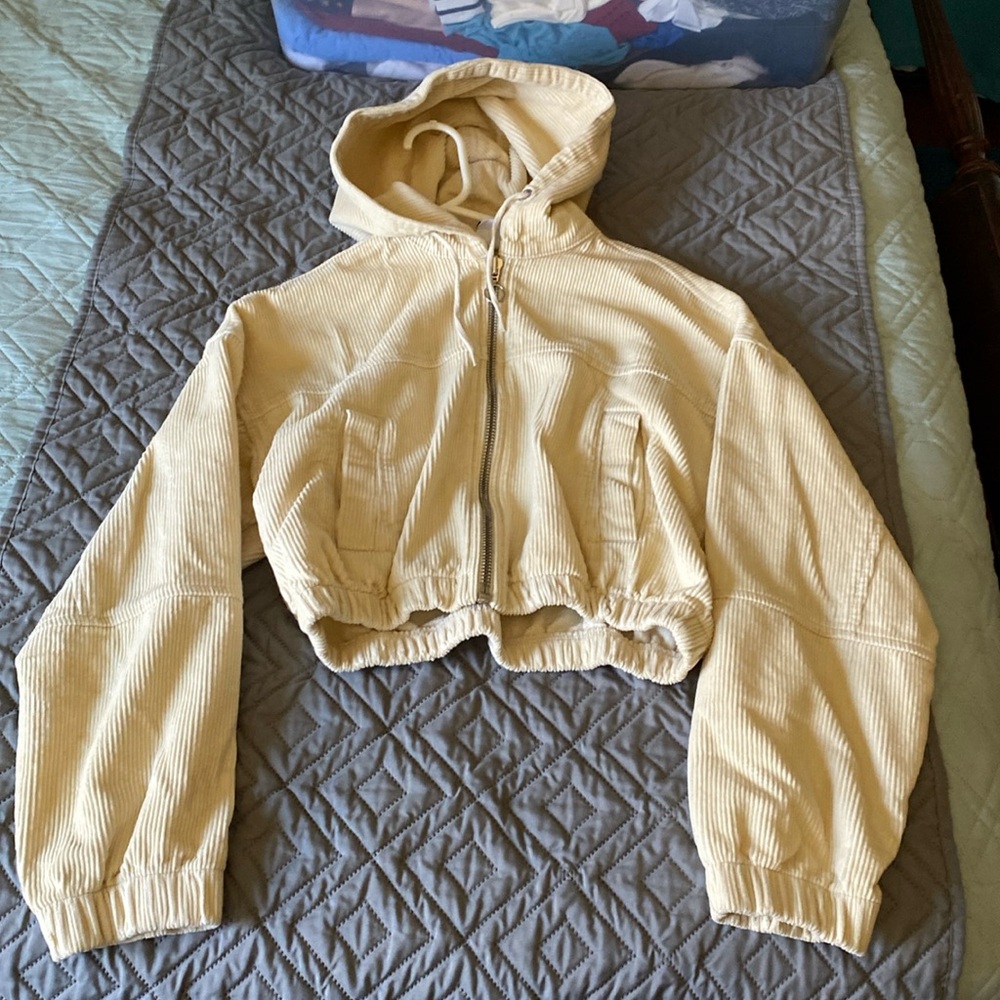 Women’s BDG Urban Outfitters Cream Cropped Jacket